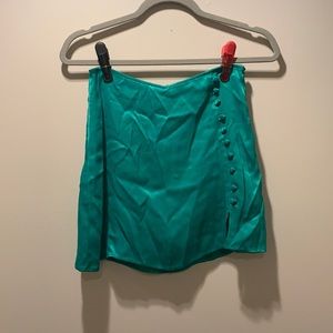 Zara green skort with buttons on the side